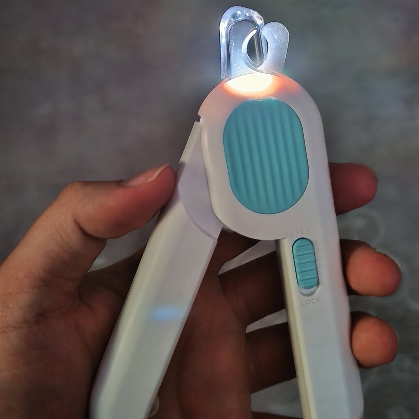 Patila Işıklı Tırnak Makası — LED'li, Kedi & Köpek